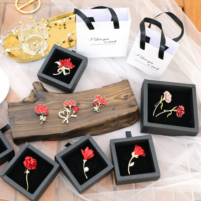 어버이날 부모님 선물 부토니에 카네이션 브로치 핸들케이스, 하트루비 브로치1P, 1개