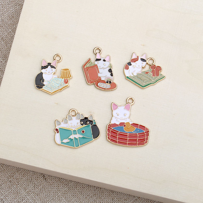 메탈 고양이와책 팬던트 참장식, B디자인, 1개, B디자인