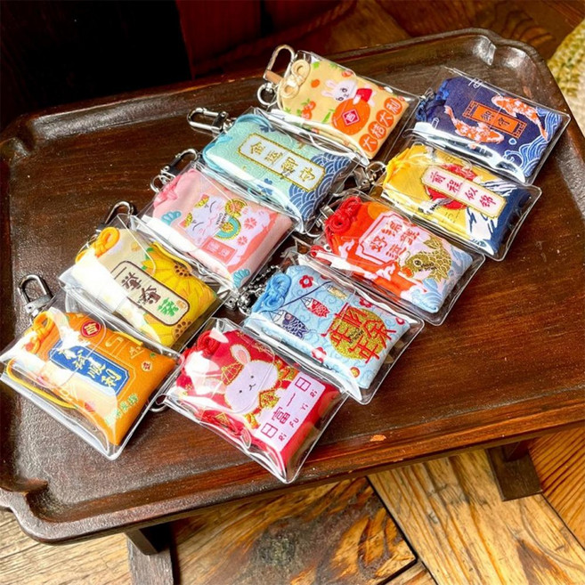 오마모리 행운 부적 지퍼백 키링 [10종 행운의 일본 여행 선물 시험 합격 수능 응원 소원 성취 건강 취업 재물 금전 열쇠 가방 고리 승진 기원 연인 복주머니 템], 연애어수
