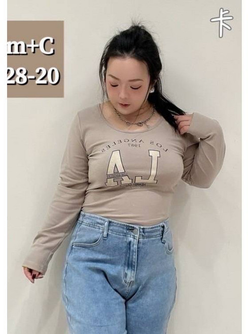雪莉小姐 中大碼上衣 字母LA大U領合身T 大彈立棉T*特價