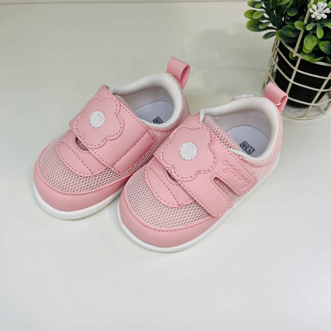 아가방(야탑점) 30%할인 가벼우면서 착용감이 편안한~ 여름 메쉬 삑삑이 운동화입니다~