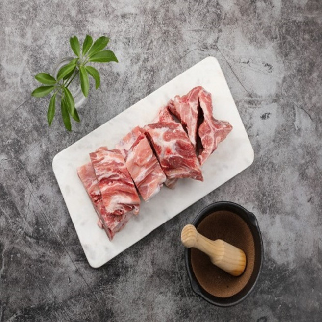 [우리집 고기] 돼지고기 명품 흑돼지 등뼈 1kg 1개 감자탕 찜용 냄새없는 등뼈, 탕용