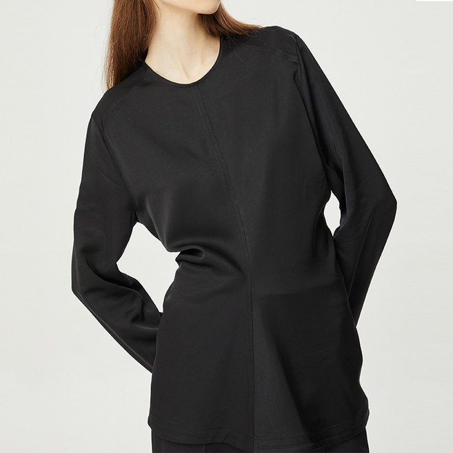 [컴젠] 여성 센터 핏 플루이드 블라우스 BLACK