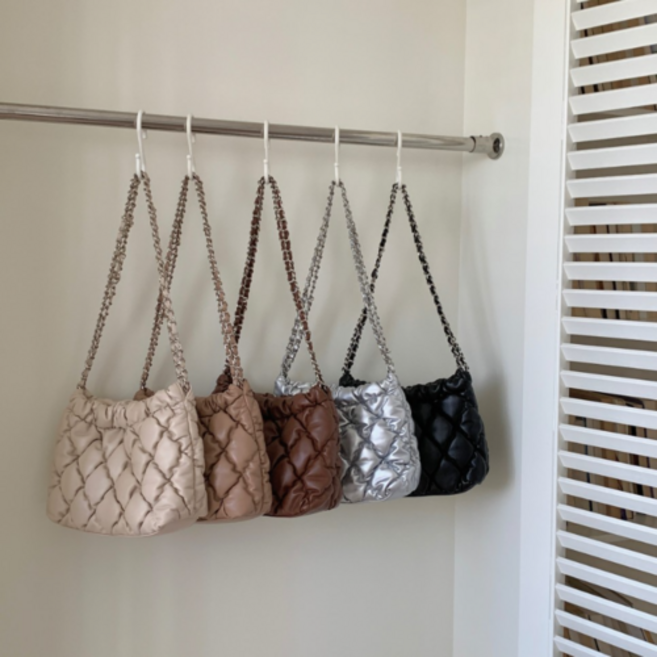 퀼팅 체인 데일리 숄더백 수납력 크로스 경량 트렌디 대용량 보부상 심플 여성 코디 가방