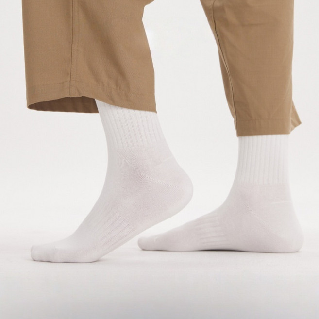 Banjiwu 남성용 95.2% 순면 중목 양말 무봉제 설계에 항균흡한 기능의 깔끔한 무지 스포츠 양말 6족 세트