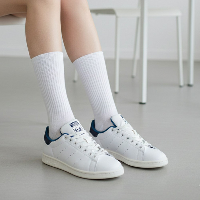 [정품] 아디다스 스탠스미스 화이트 블루 남녀공용 남성 운동화 발편한 남자 단화 고급 파우치 사은품 증정