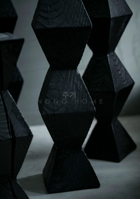 탄화목 블랙 스툴 업소용 카페 나무 의자 통나무 체어, 1개, 사각-무한기둥-중 D28xH135