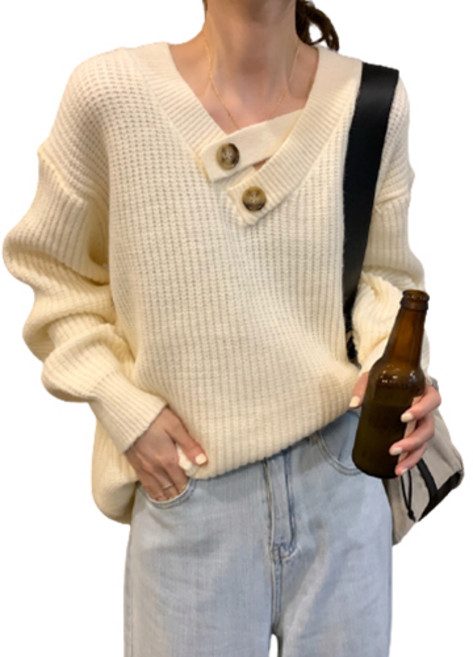 데이홀릭 언발 포인트단추 루즈핏 스웨터