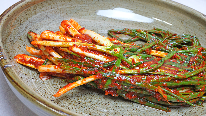 요리선생님이 매일 직접 만드는 정성가득한 수제반찬 파김치 250g, 1개