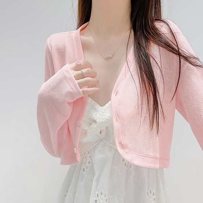 ROYALBELLE 여성 브이넥 크롭 긴팔 자외선 차단 레이온 얇은 숏기장 가디건 K0021027