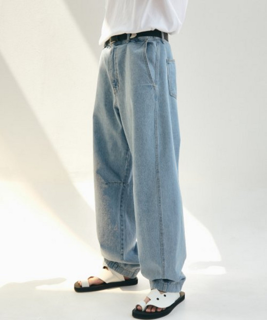 TRIP LE SENS 다트 커브드 데님 팬츠_LIGHT BLUE