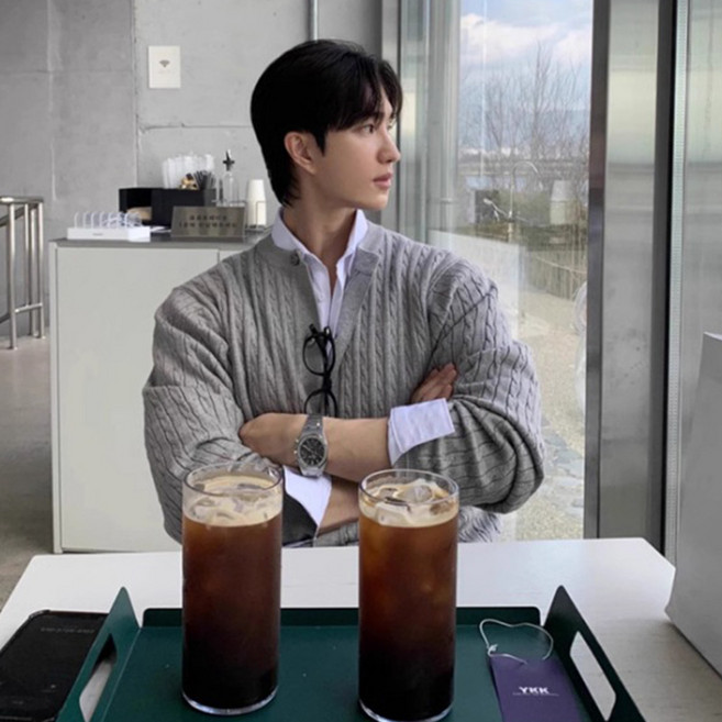 라운드넥 자수 디자인 가디건 데일리 캐주얼