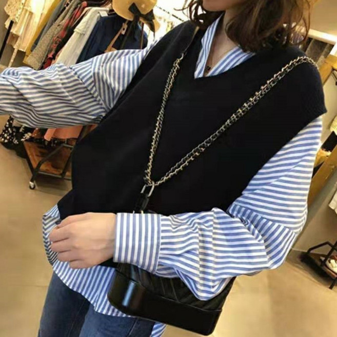 베르슈어 캐주얼 루즈핏 브이넥 니트 레이어드 조끼