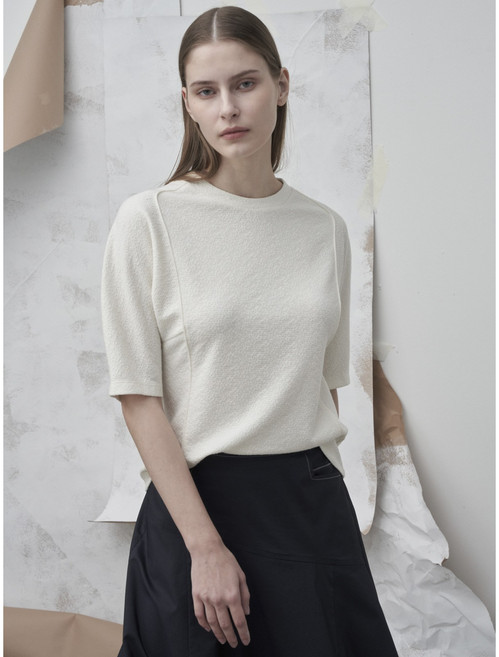 올리비아로렌 엠보 돌먼 슬리브 티셔츠 VOCAL5M3151