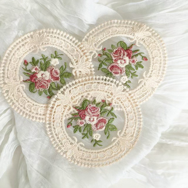 ibooooo 蕾絲刺繡餐墊, 米色蕾絲杯墊12cm圓, 1個, 如圖所示
