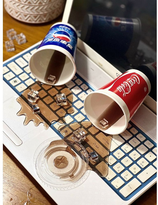 쏟은 콜라 엎질러진 커피 쏟아진컵 만우절 장난 선물 쓸데없는 재밌는선물 쓸모없는 무쓸모