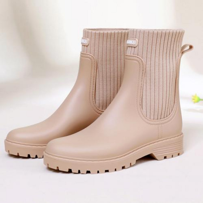 2024 디자이너 장화 여성 방수 신발 비오는 숙녀 모피 고무 Rainshoes 여성 Galoshes 미끄럼 방지 풀 온 장화
