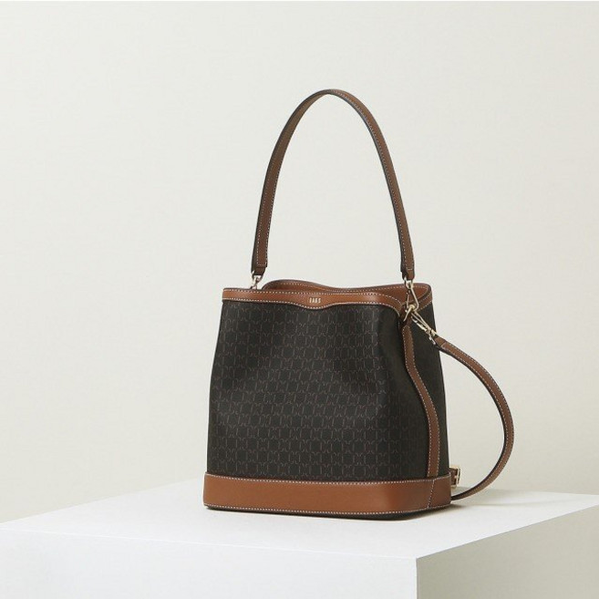 닥스 세인트바넷 DD패턴 가죽배색 미디움 버킷백 브라운 여성숄더백 크로스백