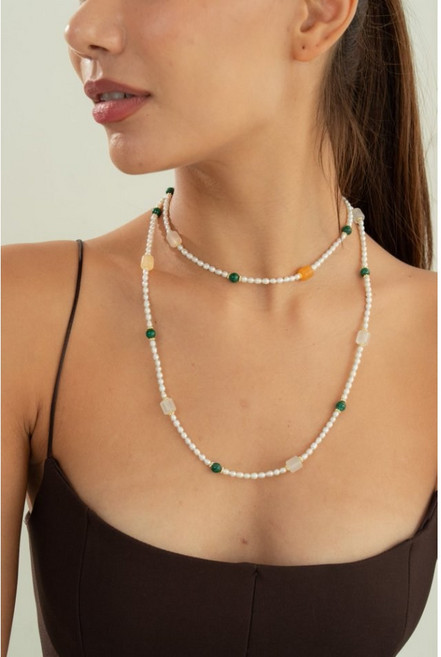 루미너스 롱 네크리스-빛나는 진주와 천연 스톤의 아우라