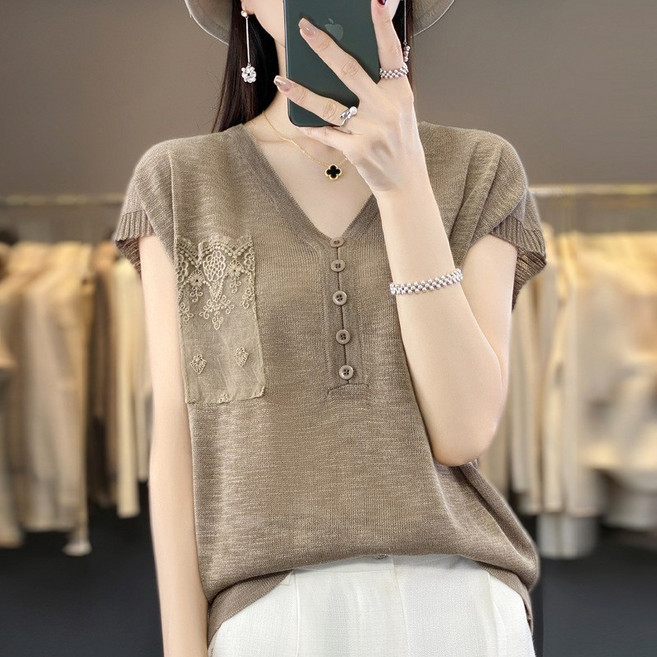 V넥 반팔 티셔츠 여성용 문예적 고전 스타일 기반 니트 의상 아이템 면마 소재 반팔 길이 여름철 고전적 스타일 코디 매치