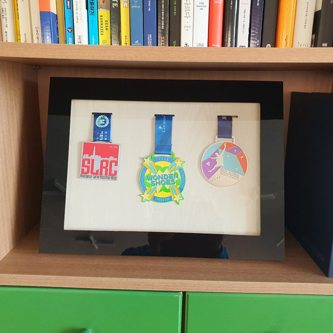 액자형 메달zip 메달액자 메달 3구액자 보관 수납 정리 진열 전시 메달 거치대 진열대 보관함 케이스, 1개, 블랙