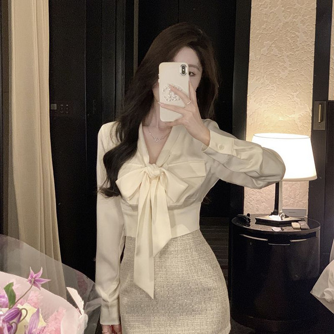 COSYEVNO 여성 셔츠 세트 실키 브이넥 기질 리본 상의+미니스커트 투피스