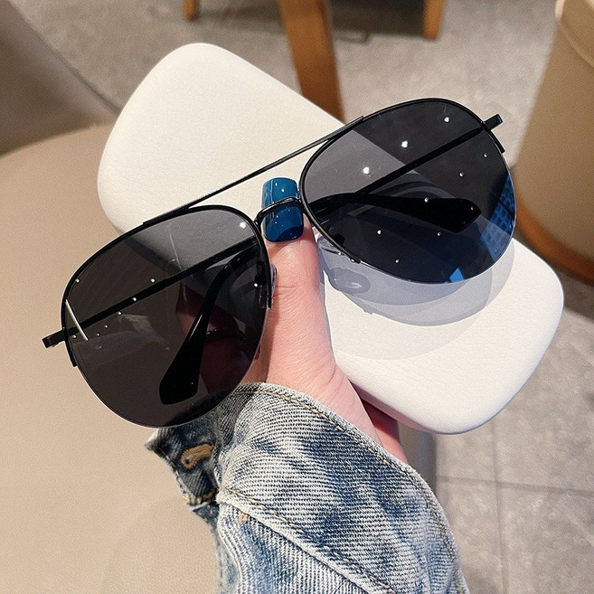 D.Y SHOP 經典百搭個性造型半框太陽眼鏡