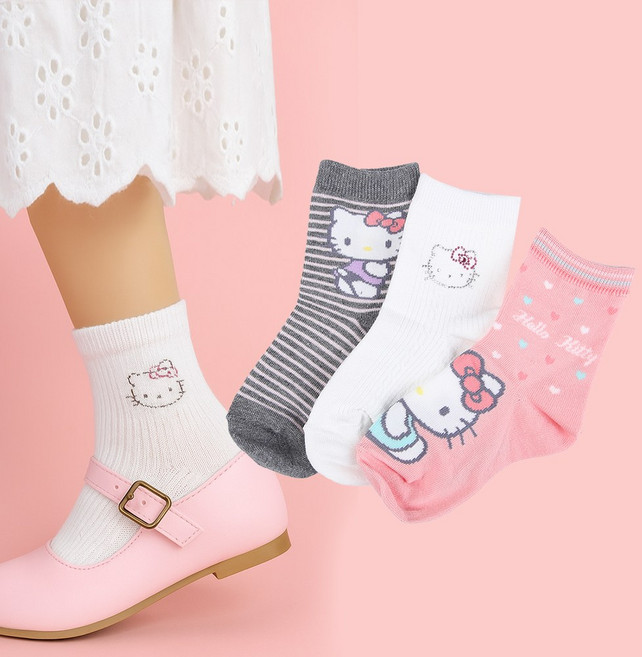 코지24 국산 헬로키티 큐빅라인 3켤레 세트 아동 어린이 여아 중목 봄 가을 캐릭터 양말