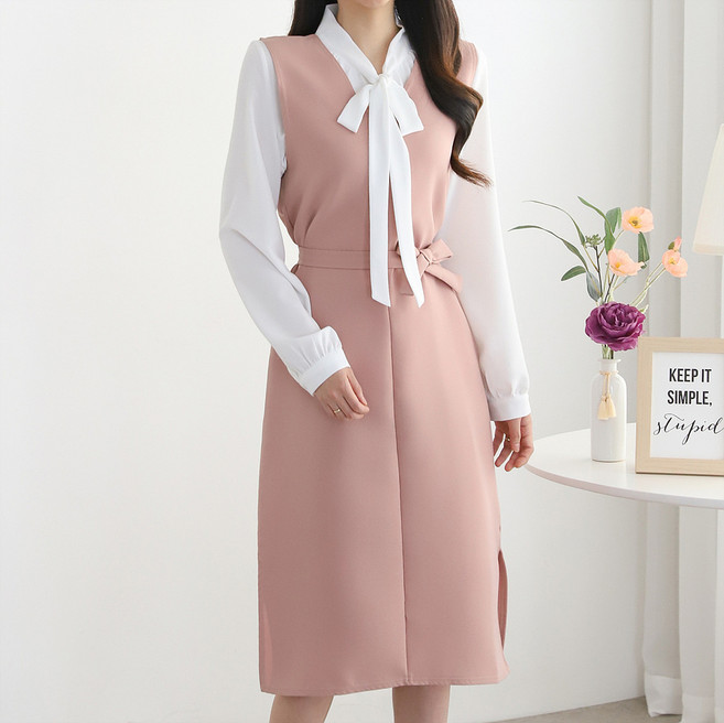 브이넥 민소매 레이어드 끈 원피스_M2602OP015A