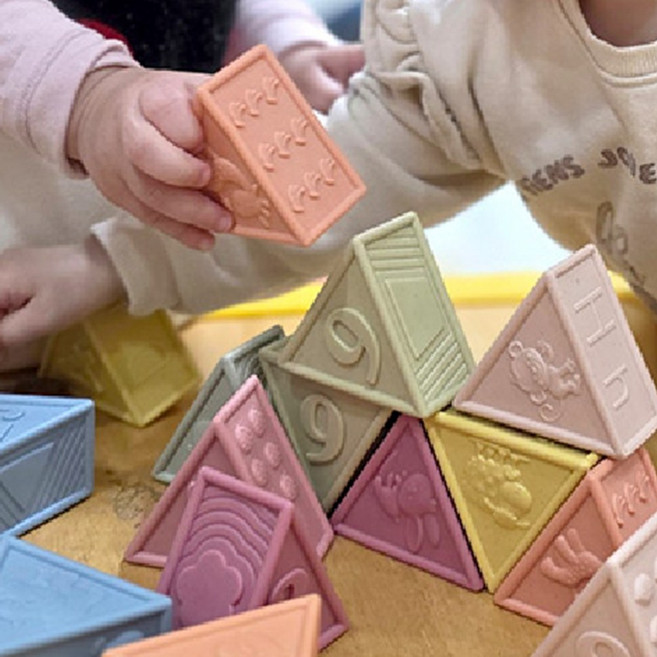 CO 말랑말랑 삼각형 고무블럭 9개세트 고무블록쌓기 소프트 촉감 발달 어린이집 완구, 1세트, 고무블럭 9종세트