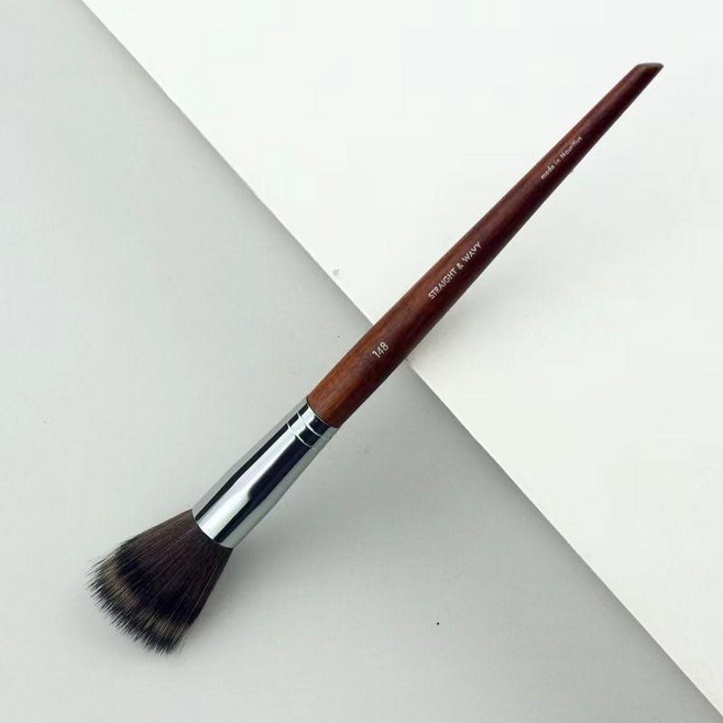 106 中号舌型粉底刷, 1個, muf148