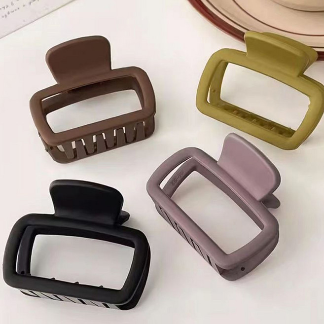 배로나 반머리 올림머리에 깔끔한 여성집게핀 4종