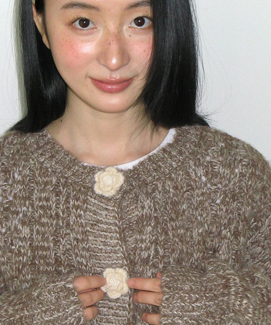 RONRON HANDMADE FLOWER BUTTON 니트 가디건 브라운