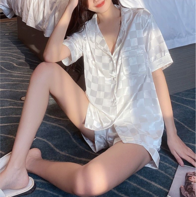 체인지쉬(change she) 여성 글로시 체크 반팔 투피스 잠옷 파자마 세트