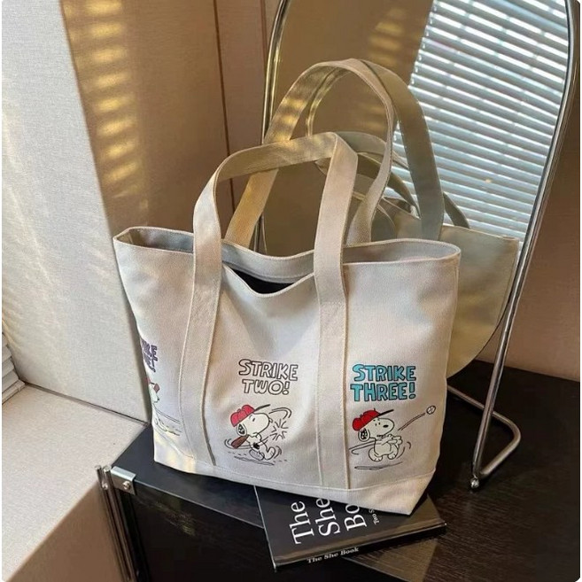 Agme 스누피 자수 캔버스 데님 숄더백 (2종) 빅사이즈 토드백 피너츠 캐릭터 가방