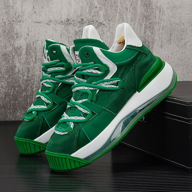 미니멀리즘 아쿠아맨 데일리룩 키높이스니커즈