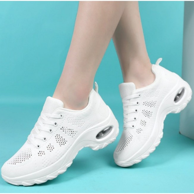 비티즈 여성 에어로빅 줌바 댄스화 키높이 4CM 굽 쿠션 발이편한 운동화 런닝화 겸용, 235, 화이트