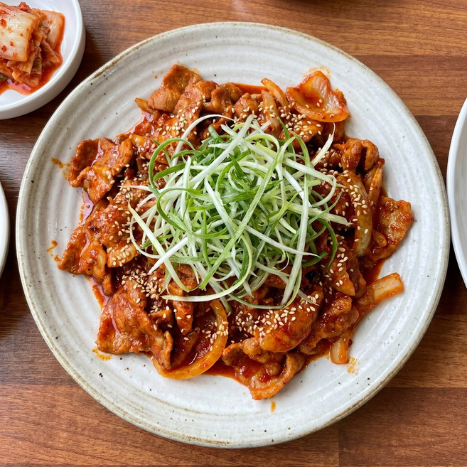 앞다리살 고추장 돼지불고기 제육볶음 300g 돼지불고기 매콤달콤 수제 양념 주물럭, 3개