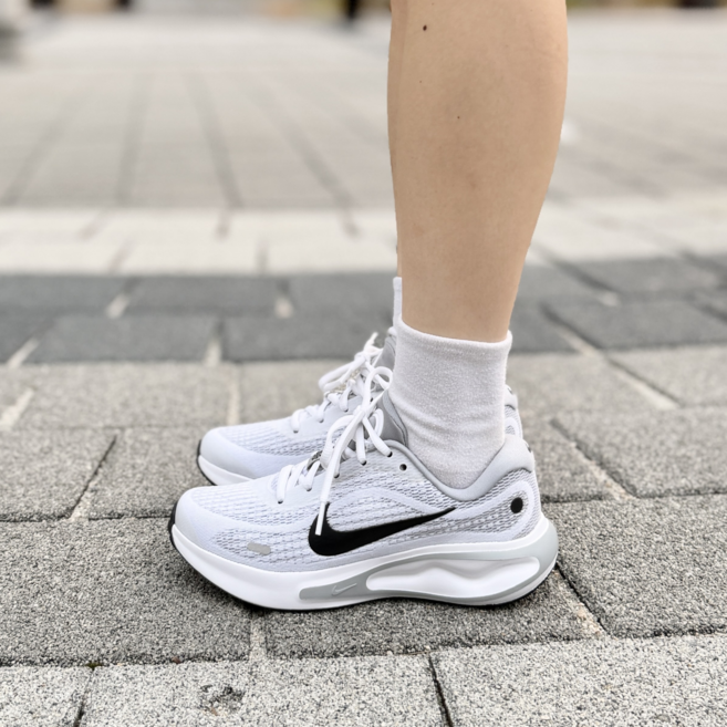 나이키 JNWB 저니런 여성 여자 운동화 런닝화 조깅화 헬스화 신발 러닝화 화이트 그레이 블랙