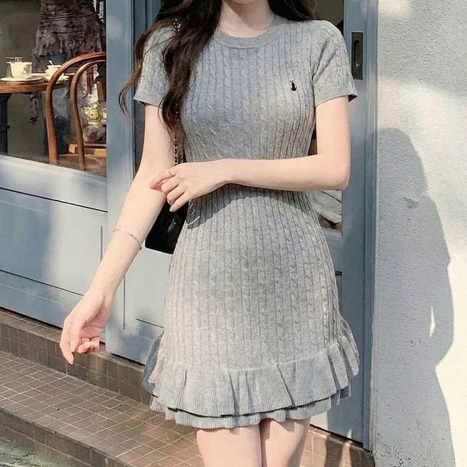 SOSISI 여성 니트 원피스 라운드넥 반팔 꽈배기 프릴 미니 스커트 260561