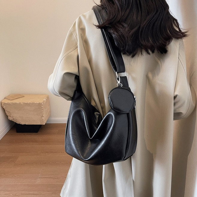 업홀드 여성 대용량 숄더백 가벼운 가죽 크로스백