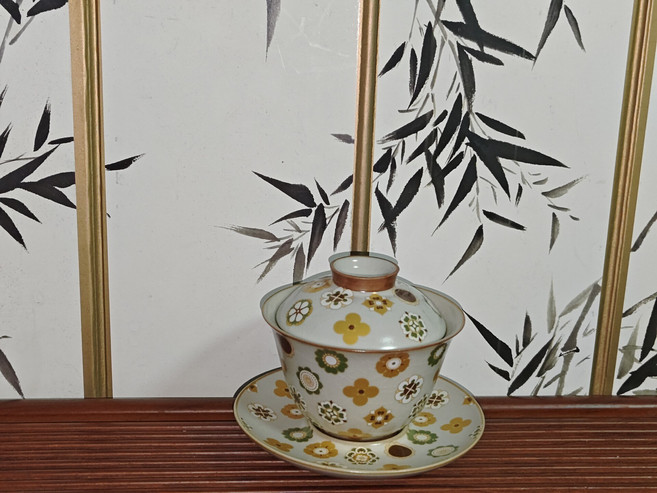 景德鎮盛聞堂 汝窯三才蓋碗 皮球花紋 全新附原配蓋與託盤, 如圖所示, 1個