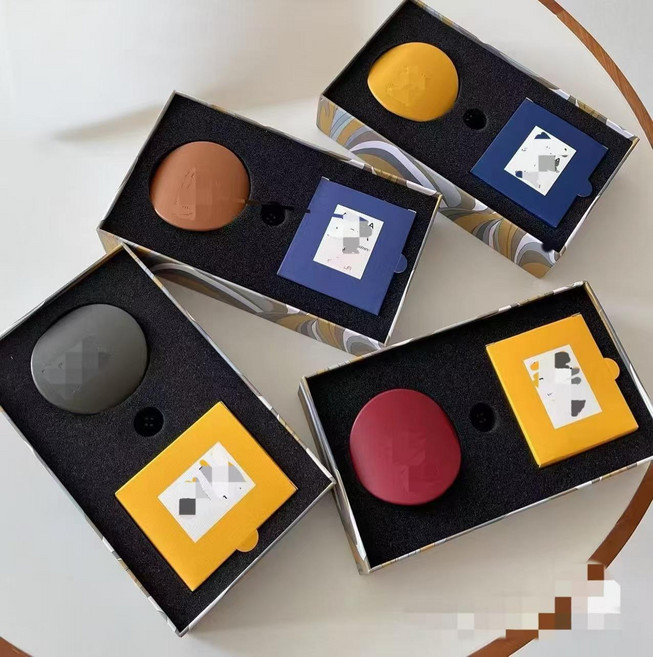 아쿠아디파르마 차량용 방향제 자동차 리필 디퓨저, 세트 디퓨저+피그, 1개, 기본 색상