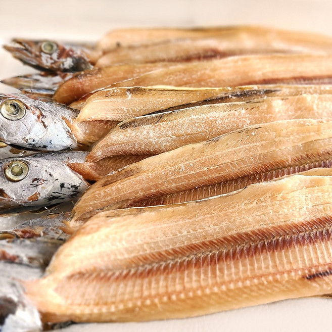 응답하라삼천포수산 남해안 반건조 갈치 12미 손질 말린 짼 갈치 마른 건갈치 조림, 1개