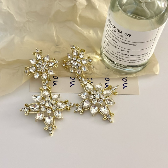 현블러썸 눈의여왕귀걸이 크리스탈 화려한 드롭 롱 화려한 파티 실버 유광 샹들리에 웨딩 무대 대회 악세사리