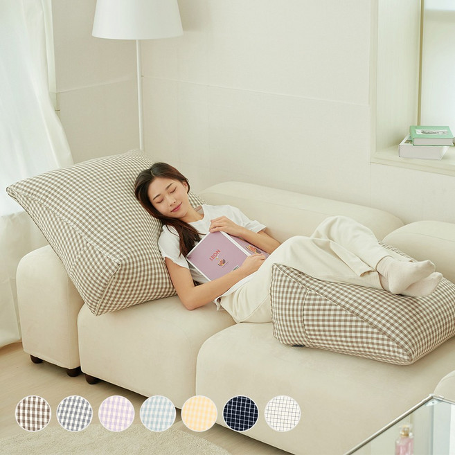 플랫화이트 삼각 등받이 쿠션, 브라운 체크