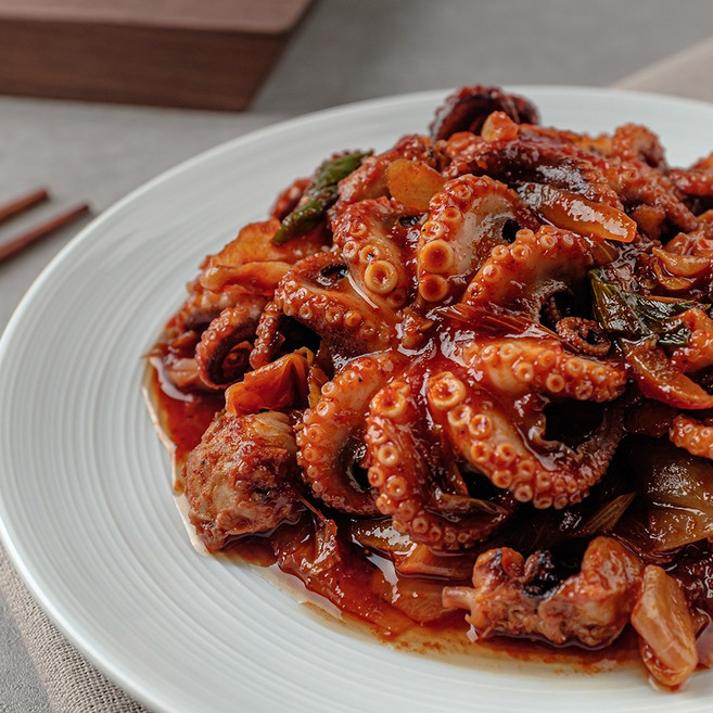 싱싱한 냉장 쭈꾸미볶음 매운맛 1+1, 300g, 2개