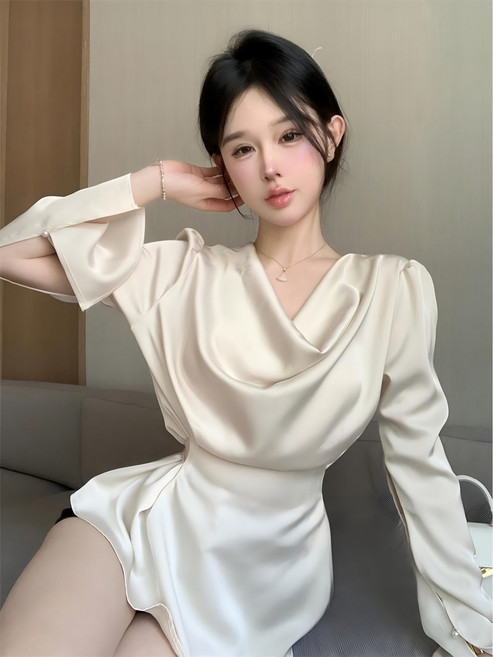 여성 실크 새틴 카울넥 드레이프 블라우스 긴팔 허리라인 슬림핏 셔츠 오피스룩 하객룩 격식있는자리 데이트룩 페미닌 무드 샴페인 아이보리 셔츠 상의