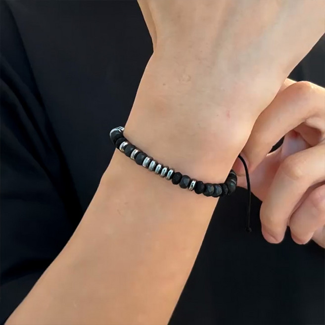 일호장신구 컷팅 구슬 실버 포인트 매듭 팔찌 시크 힙한 프리사이즈 남자 끈 매듭조절