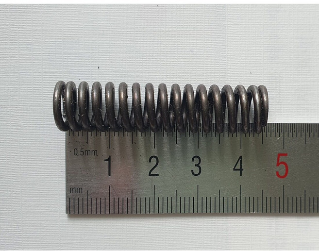 스프링 압축 선경1.7mm 외경10mm 전장45mm 감김수15회 흑색아연도금 1개